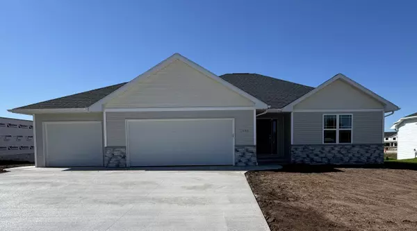 1645 FRONTIER RD, Luxemburg, WI 54217-0000