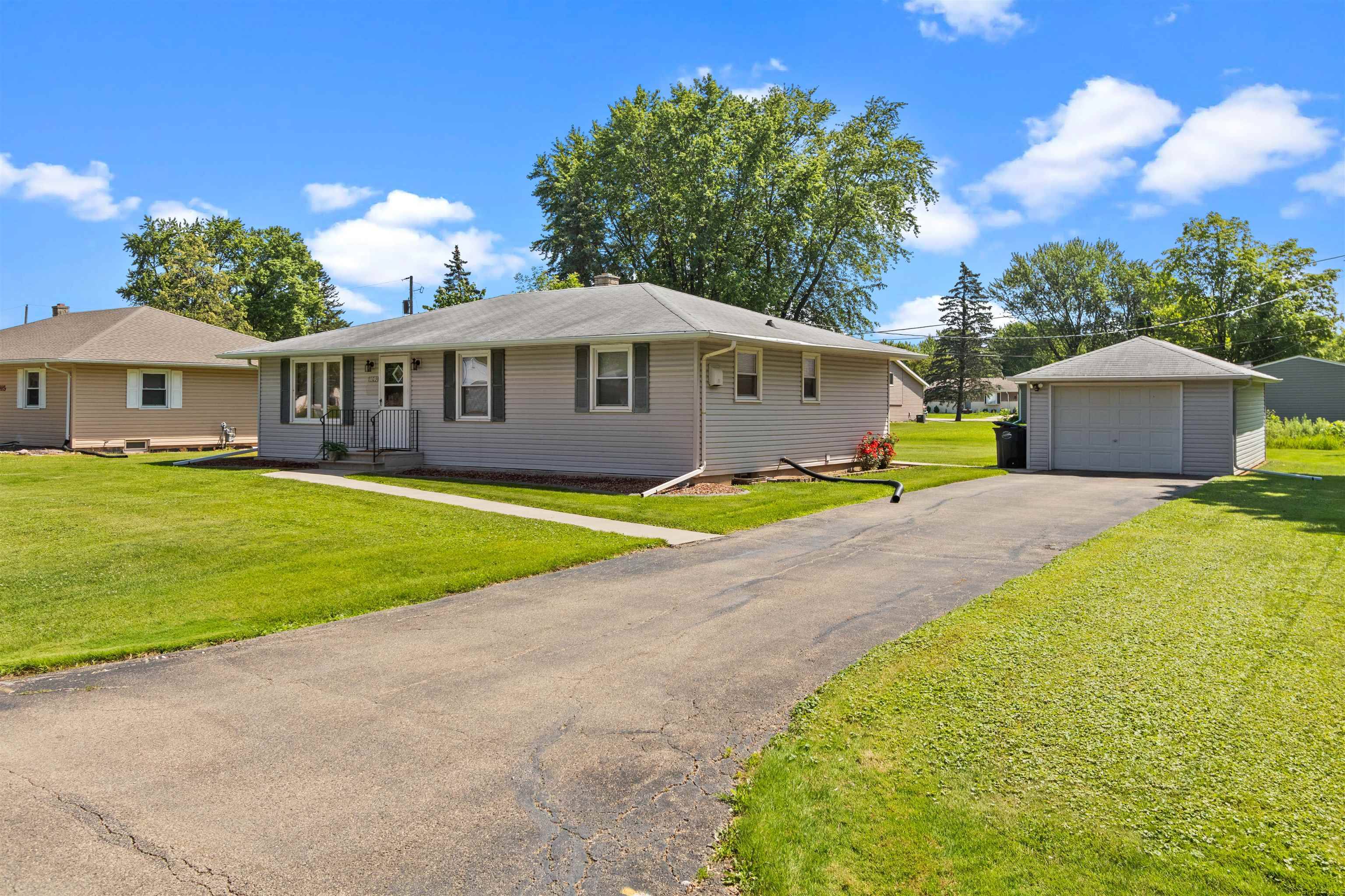 Menasha, WI 54952,1103 STEAD DR
