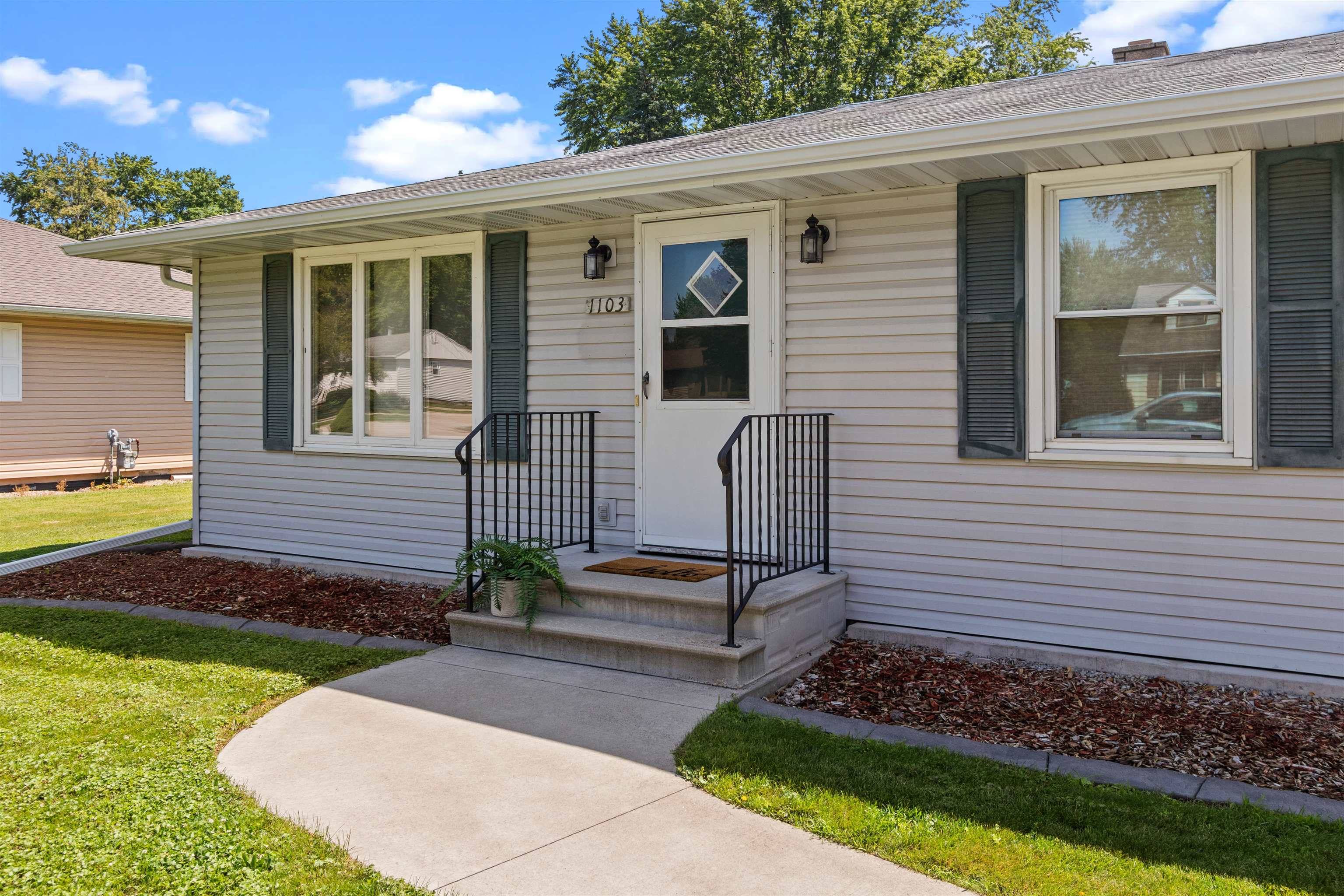 Menasha, WI 54952,1103 STEAD DR