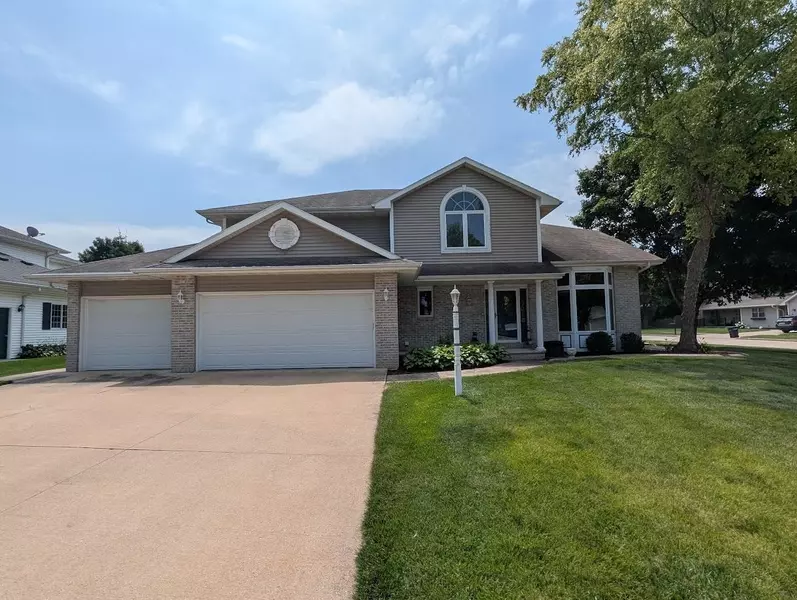 2575 GASLIGHT CT, Oshkosh, WI 54904