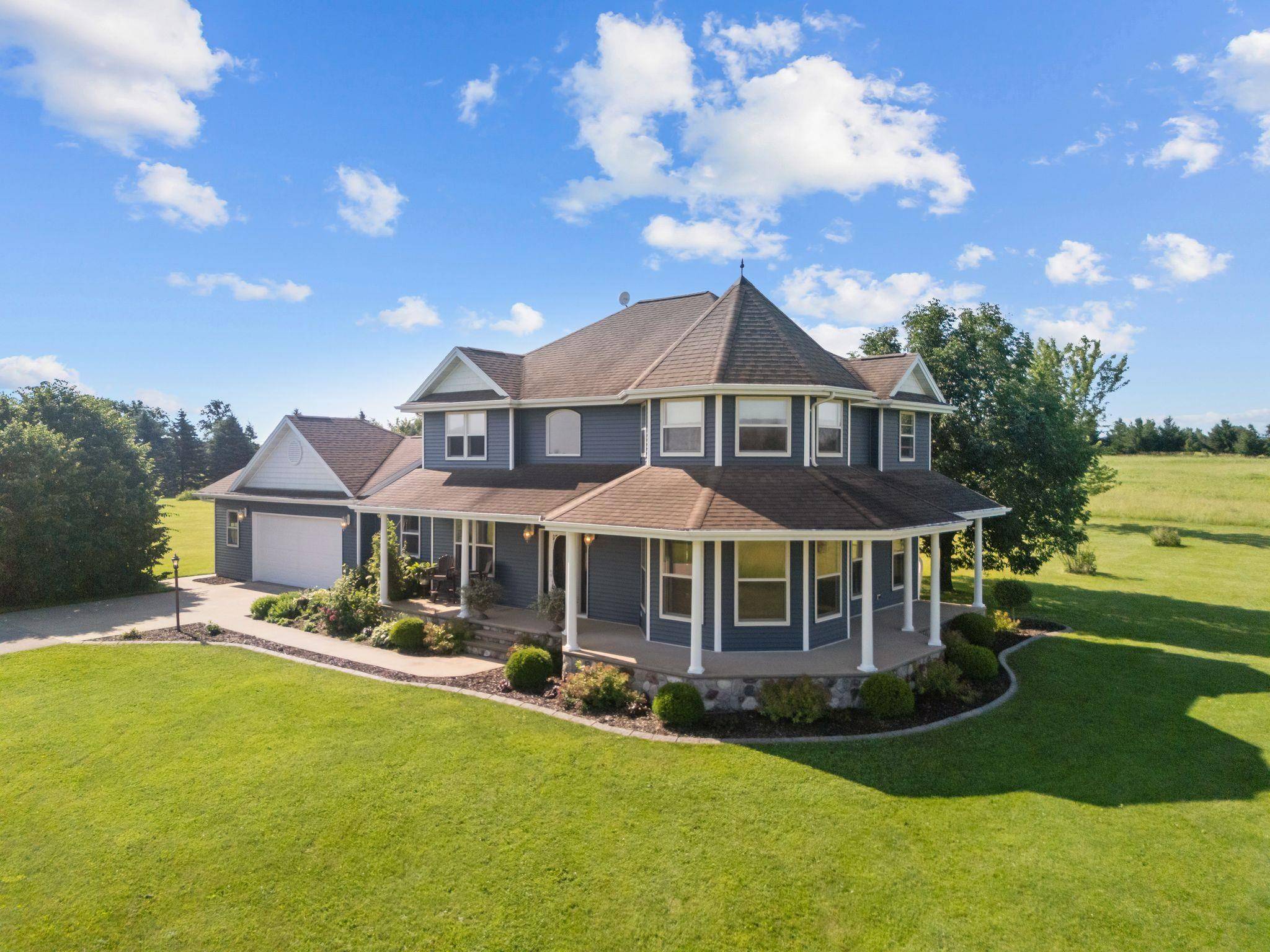 6067 HILLCREST RD, Larsen, WI 54947-9561