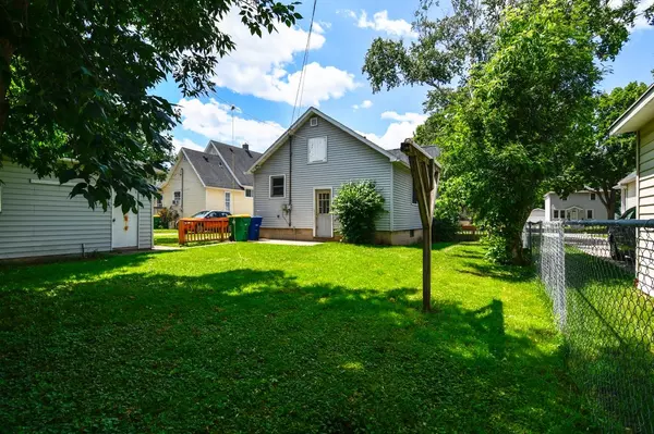 Green Bay, WI 54304,827 11TH AVE