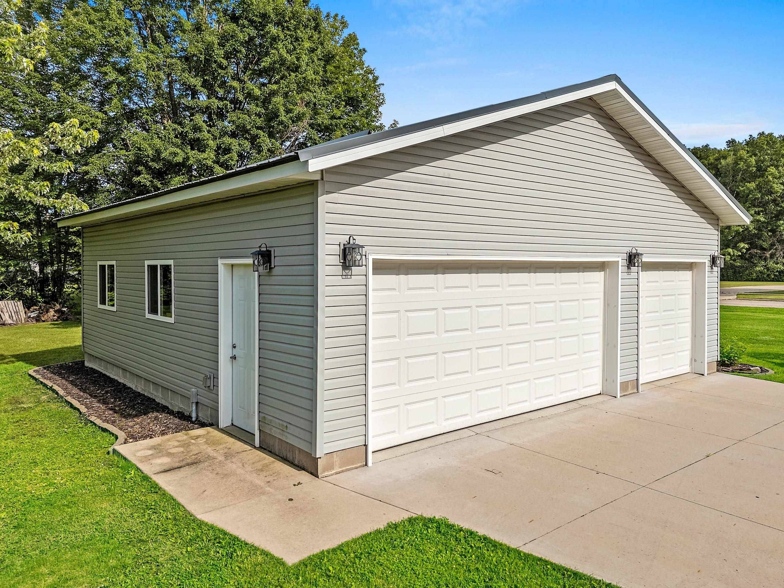 Oconto, WI 54153-1114,106 6TH ST