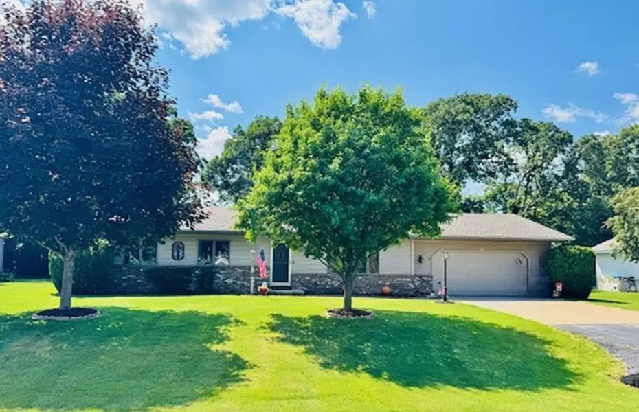 997 WYLDE OAK DR, Oshkosh, WI 54904