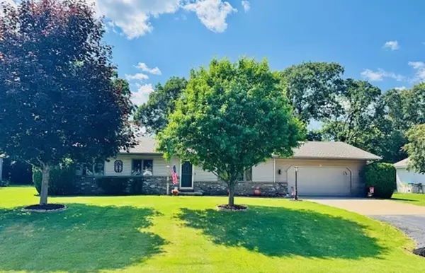 Oshkosh, WI 54904,997 WYLDE OAK DR