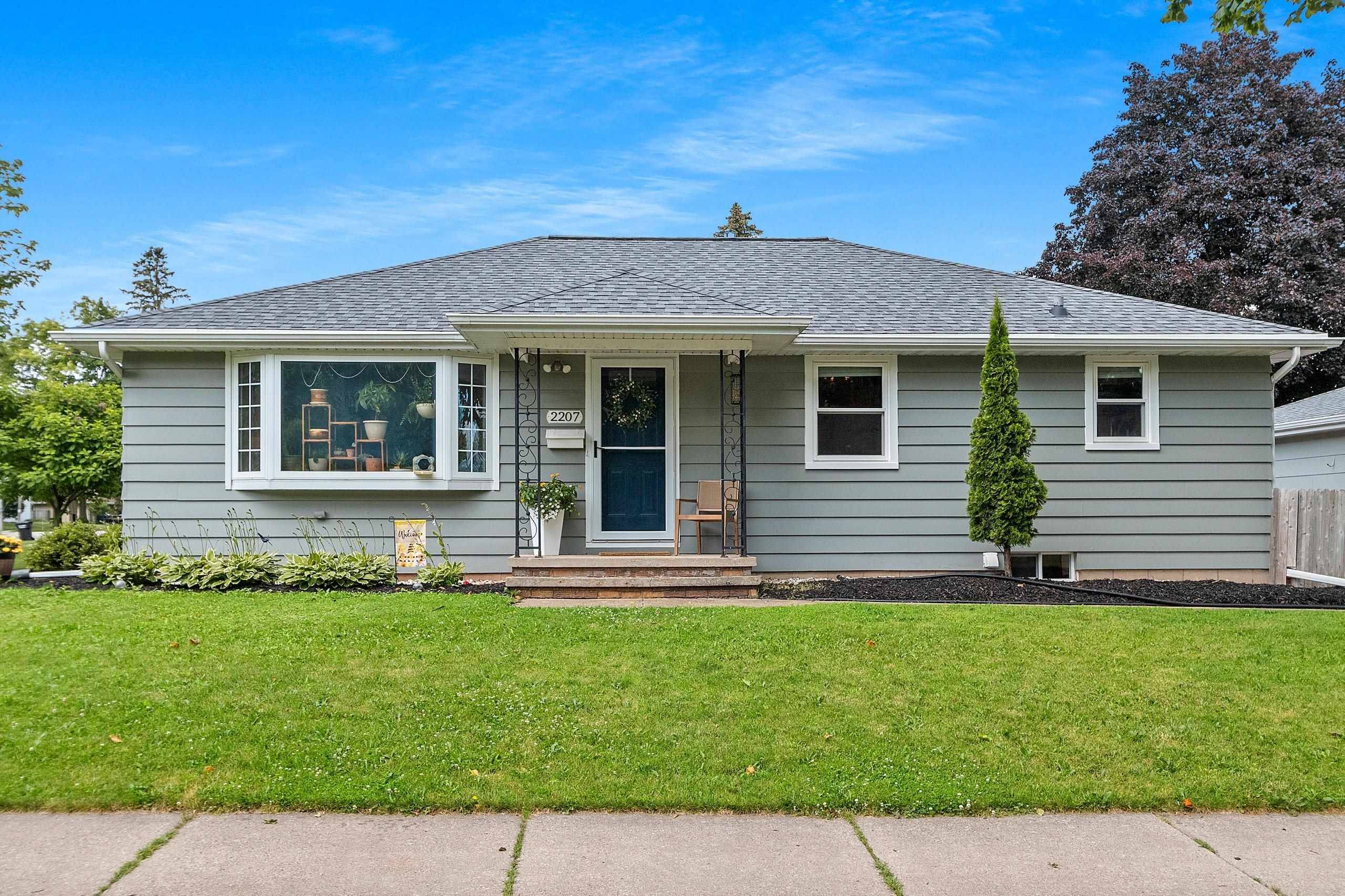 2207 S GREENVIEW ST, Appleton, WI 54915