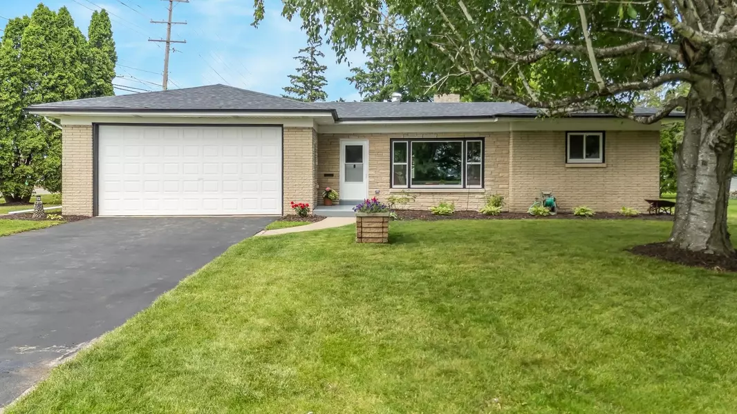 640 W SUNSET AVE, Appleton, WI 54911-1141