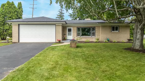 640 W SUNSET AVE, Appleton, WI 54911-1141