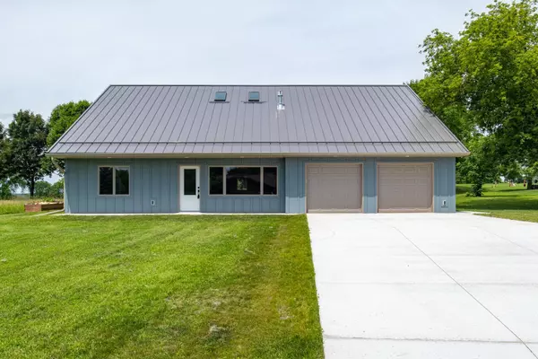 N8568 SEWARD DR, Berlin, WI 54923
