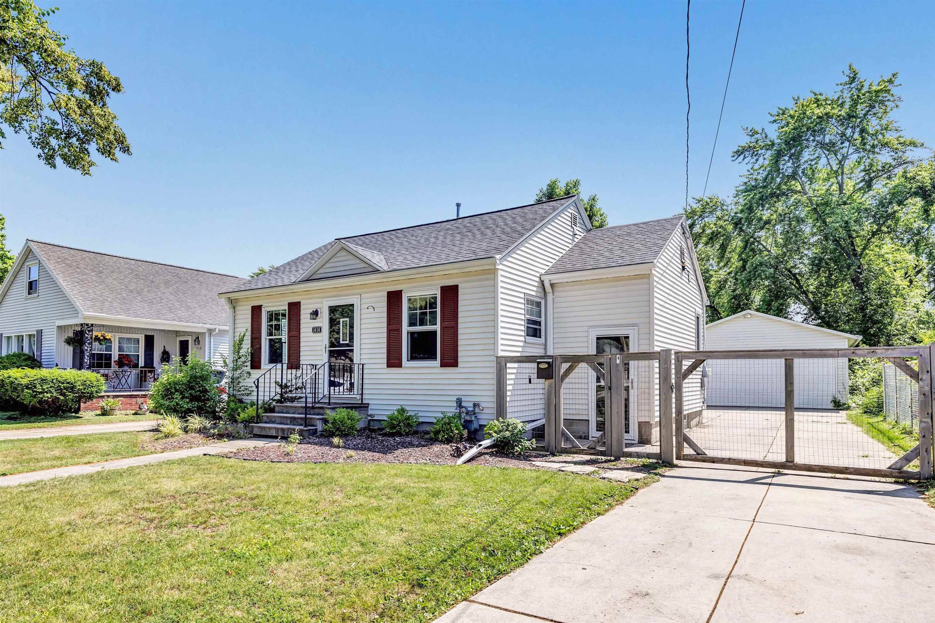 Green Bay, WI 54301,1414 EMILIE ST