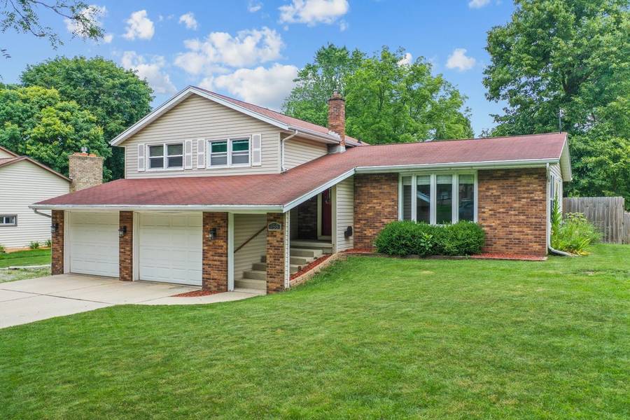 158 WINCHESTER WAY, Green Bay, WI 54302-4458