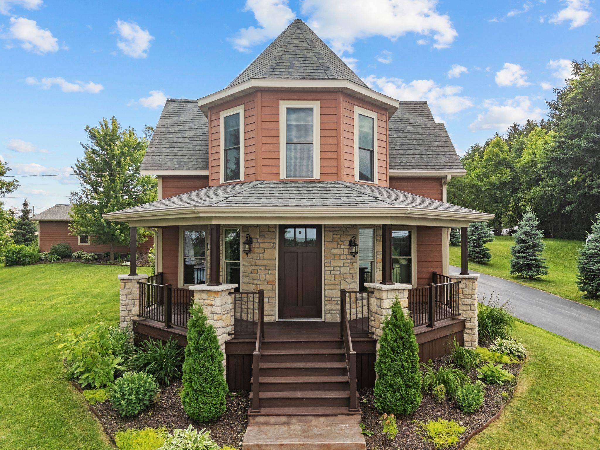 305 W WILLOW ST, Bear Creek, WI 54922