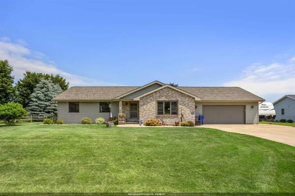 N1738 MAPLE TERRACE RD, Greenville, WI 54942