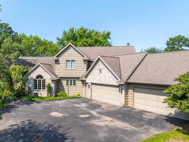 1749 HAWTHORNE HEIGHTS DR, De Pere, WI 54115-8330