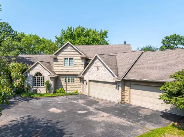 1749 HAWTHORNE HEIGHTS DR, De Pere, WI 54115-8330