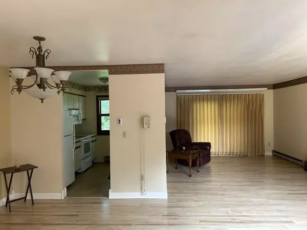 Neenah, WI 54956,1140 MANOR DR #103