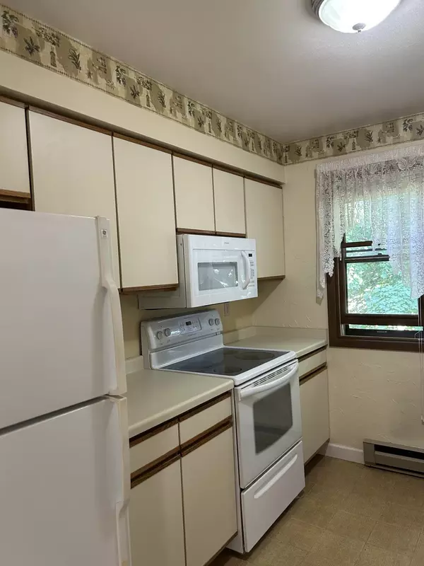 Neenah, WI 54956,1140 MANOR DR #103