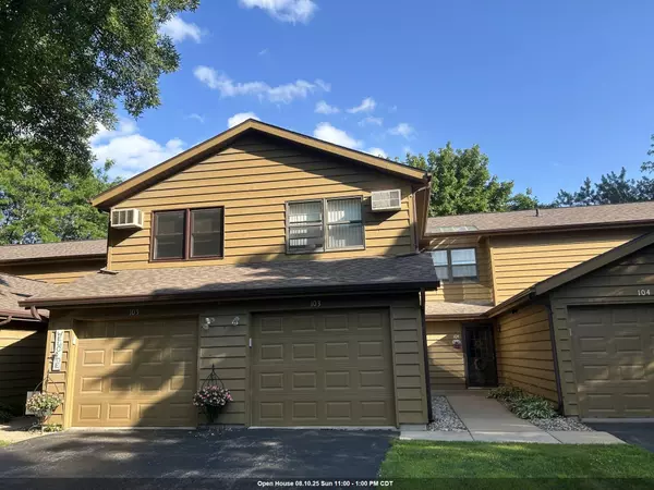 1140 MANOR DR #103, Neenah, WI 54956