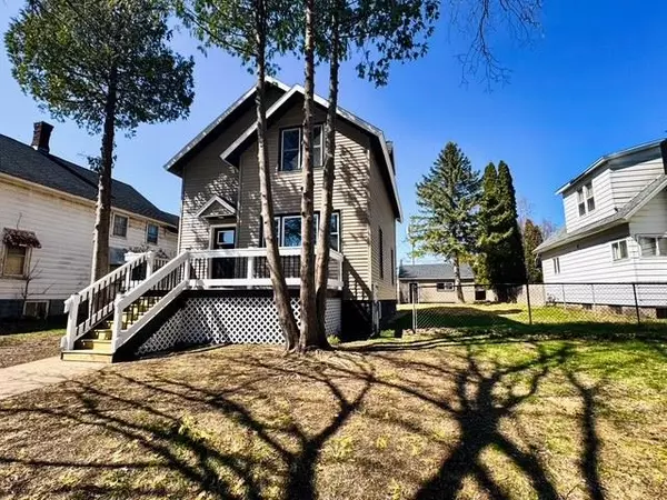 Menominee, MI 49858,1204 15TH AVE