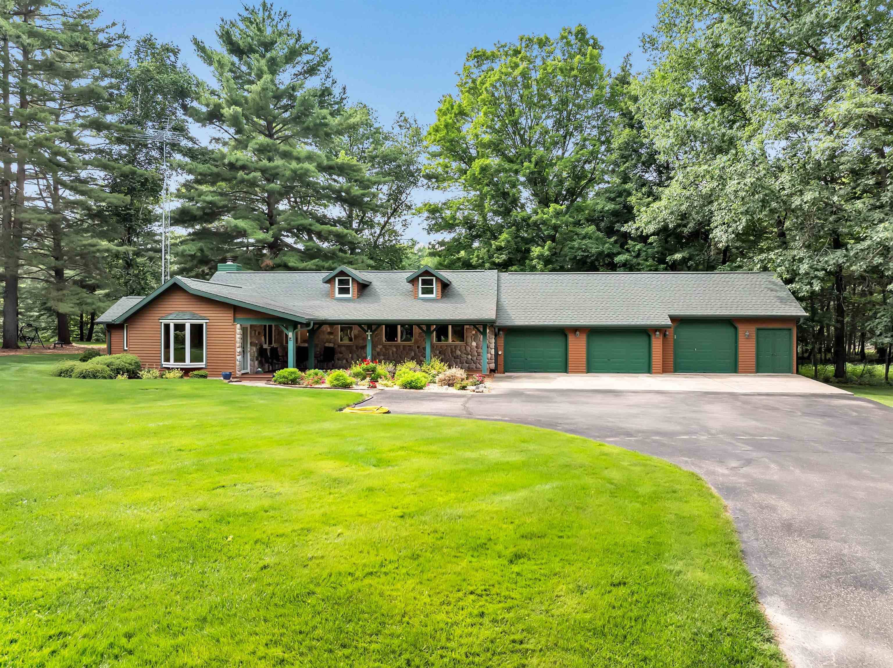 W11390 RIVERSIDE RD, Marion, WI 54950-9016