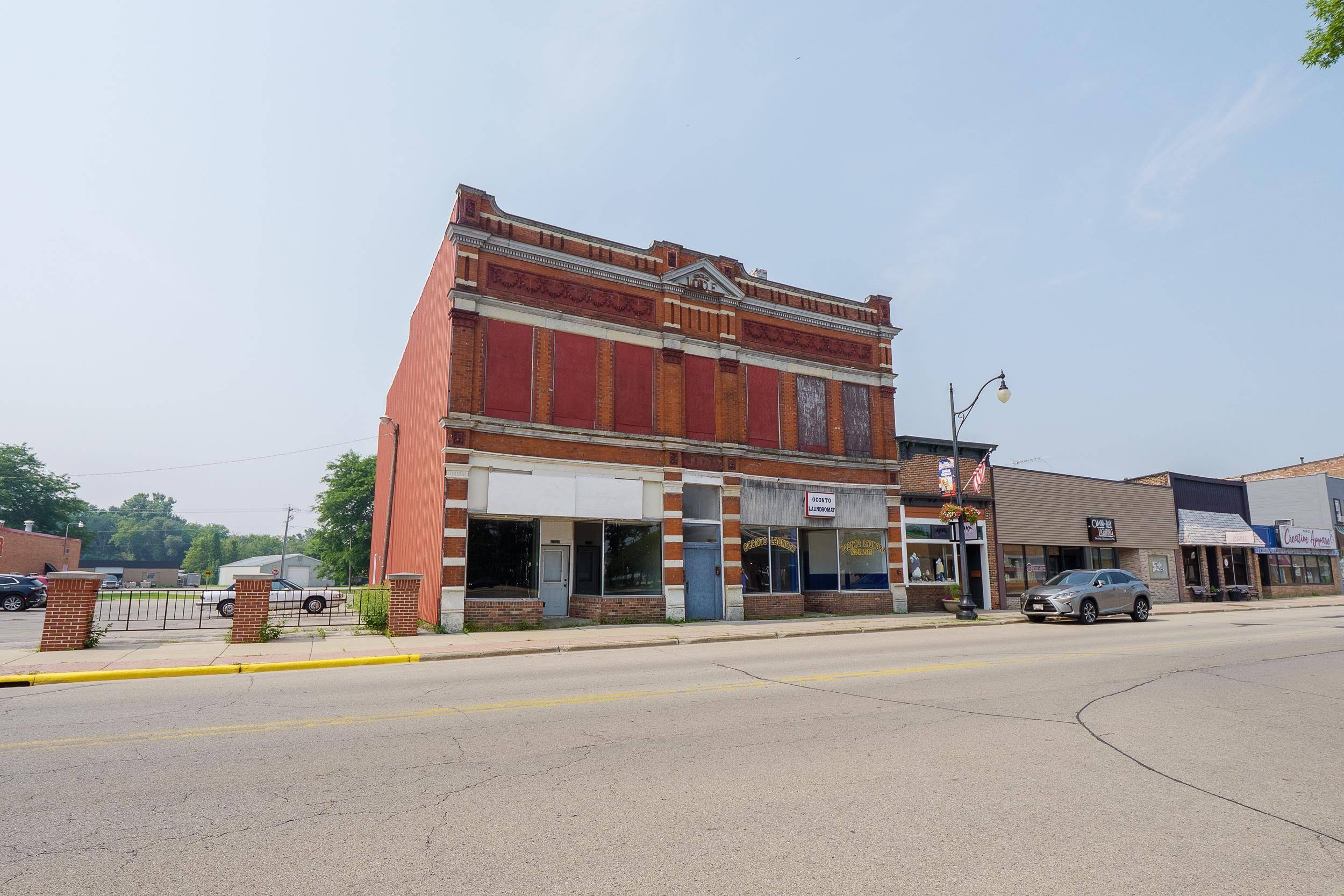 1104 MAIN ST, Oconto, WI 54153