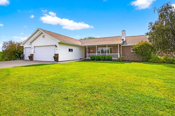 15 WYLDEBERRY LN, Oshkosh, WI 54904