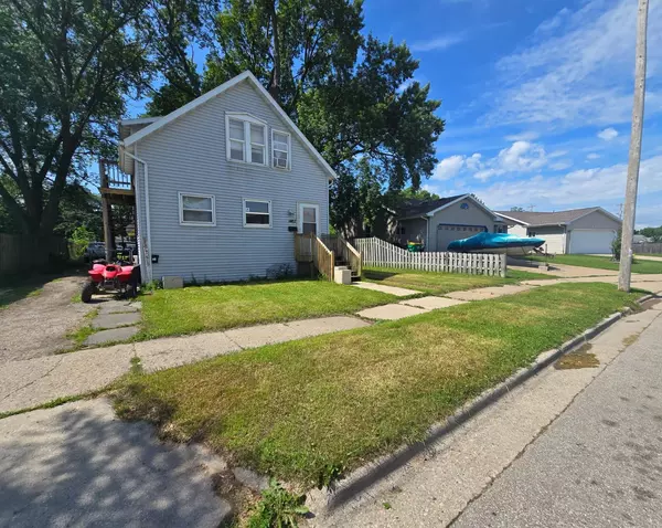 Green Bay, WI 54302,1482 ELM ST