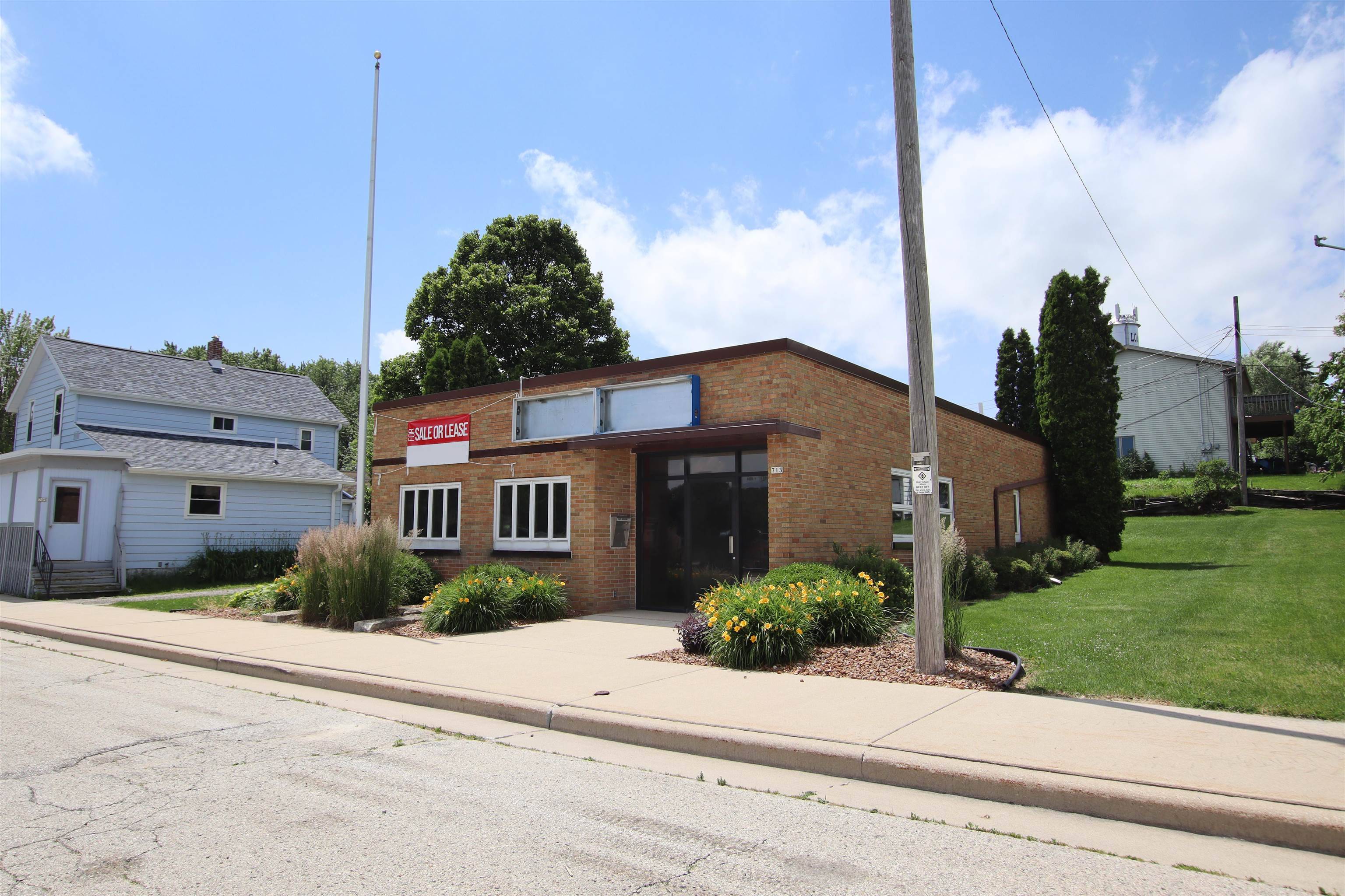 713 RAILROAD AVE, Lomira, WI 53048