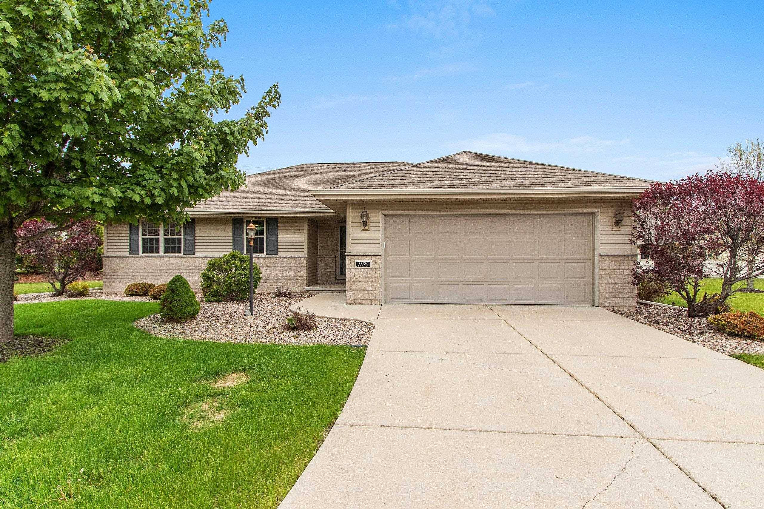 1126 PRINCESS DOVE CIR, De Pere, WI 54115