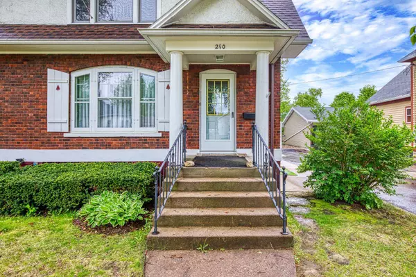 New London, WI 54961,210 W PINE ST