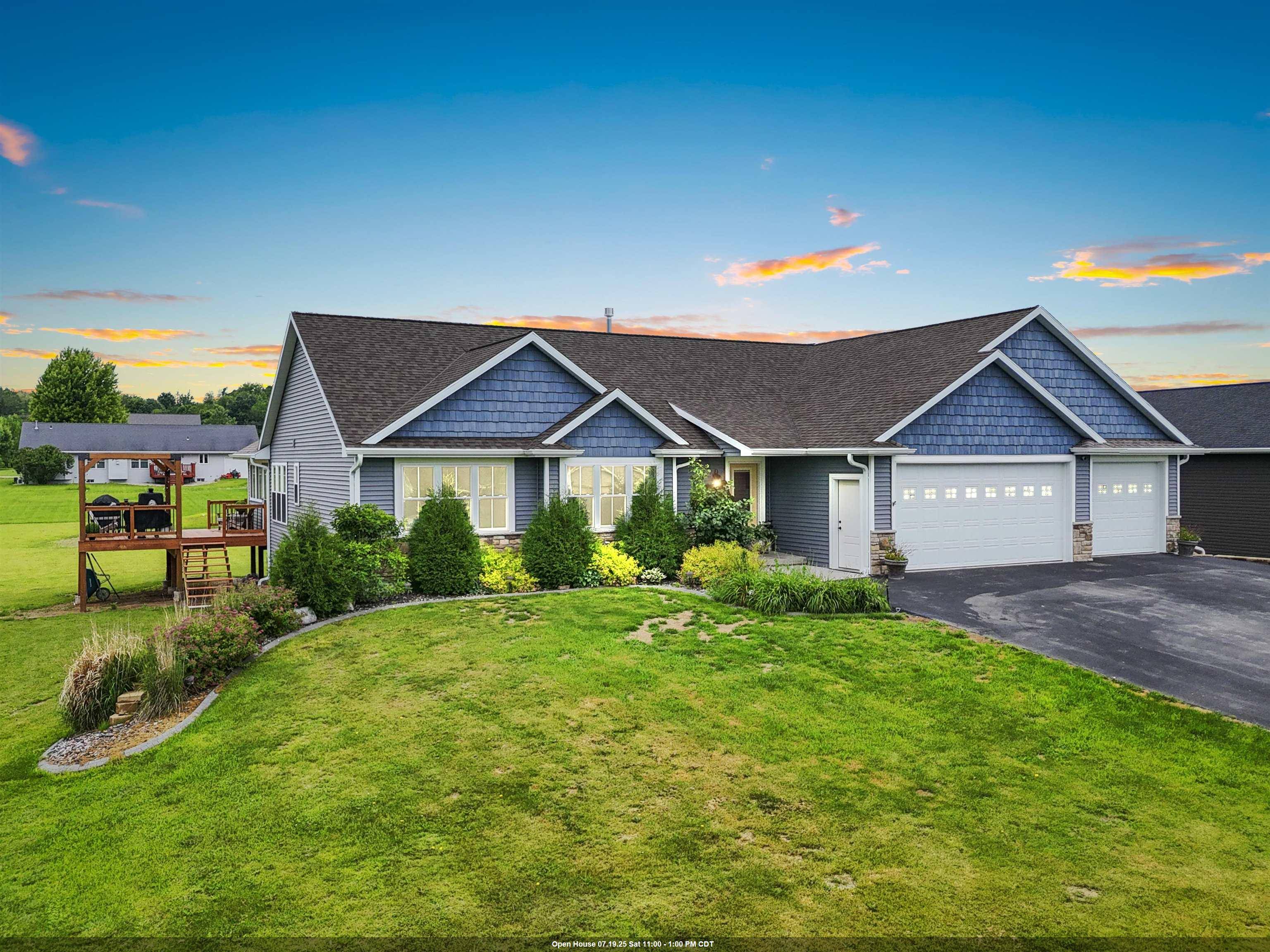 461 GLENVIEW WAY, Little Suamico, WI 54141