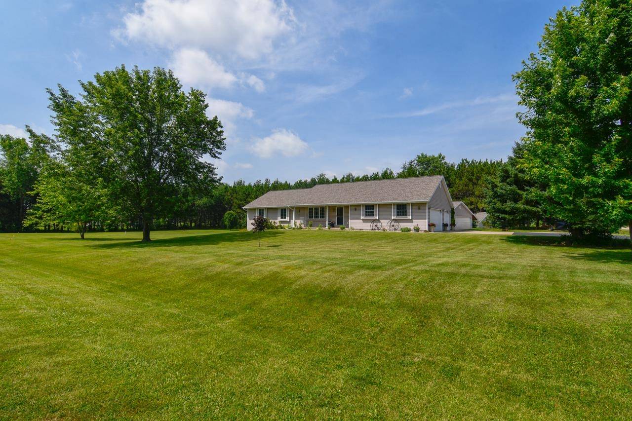 7645 BREEZE LN, Pulaski, WI 54162-9017