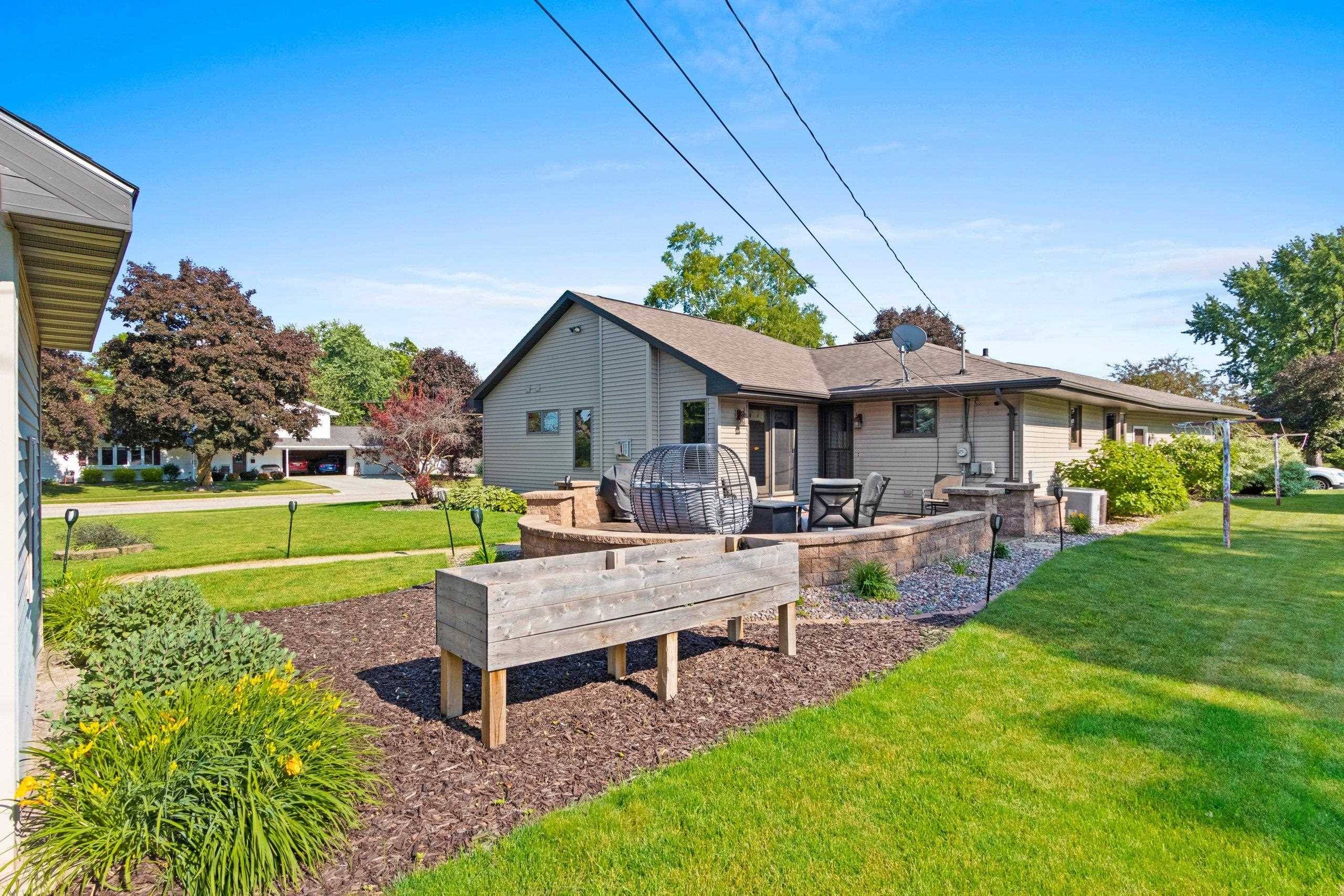 Brillion, WI 54110,264 GRAND AVE
