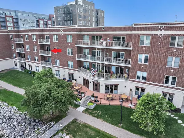 Green Bay, WI 54301,118 S WASHINGTON ST #307B