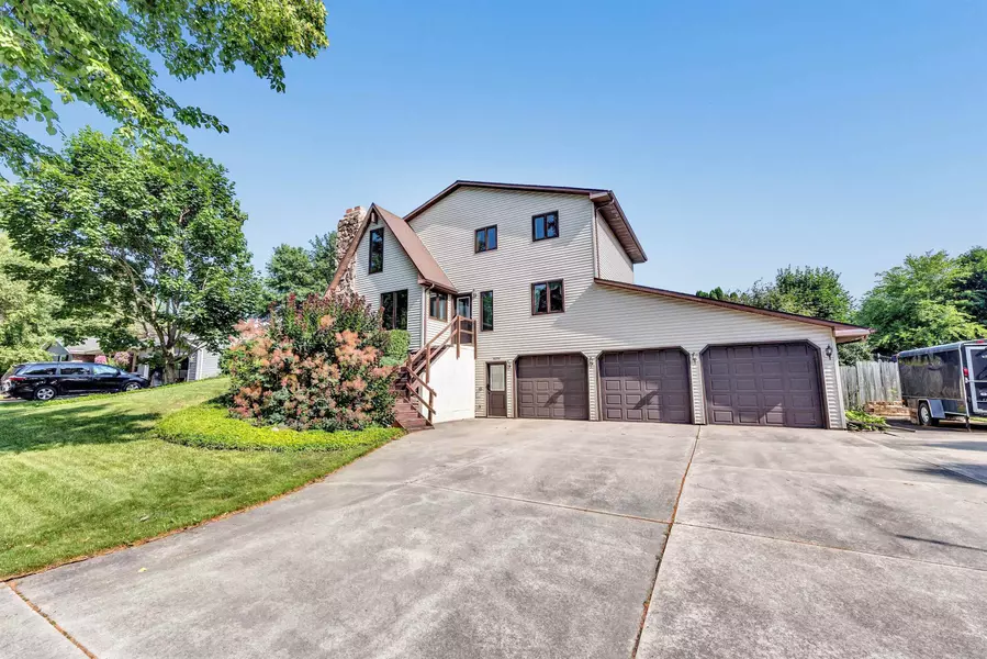 3094 OPEN GATE TRL, Green Bay, WI 54313-5028