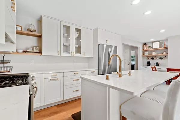 Oshkosh, WI 54901-1372,1904 INDIAN POINT RD