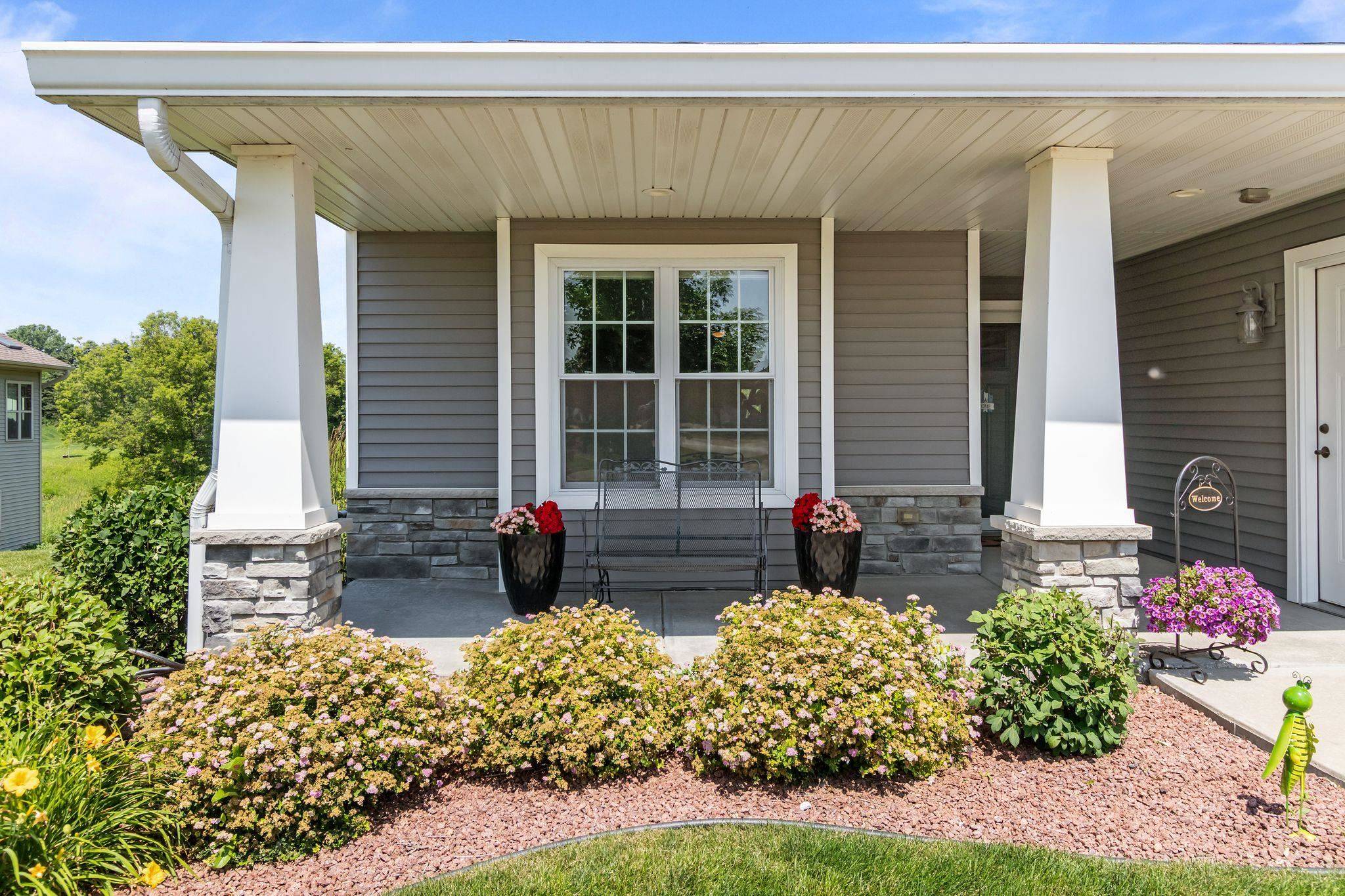 Manitowoc, WI 54220,504 MAPLELEAF CT