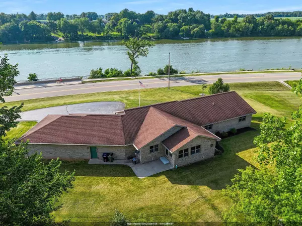 75 WASHINGTON ST, Wrightstown, WI 54180-9014