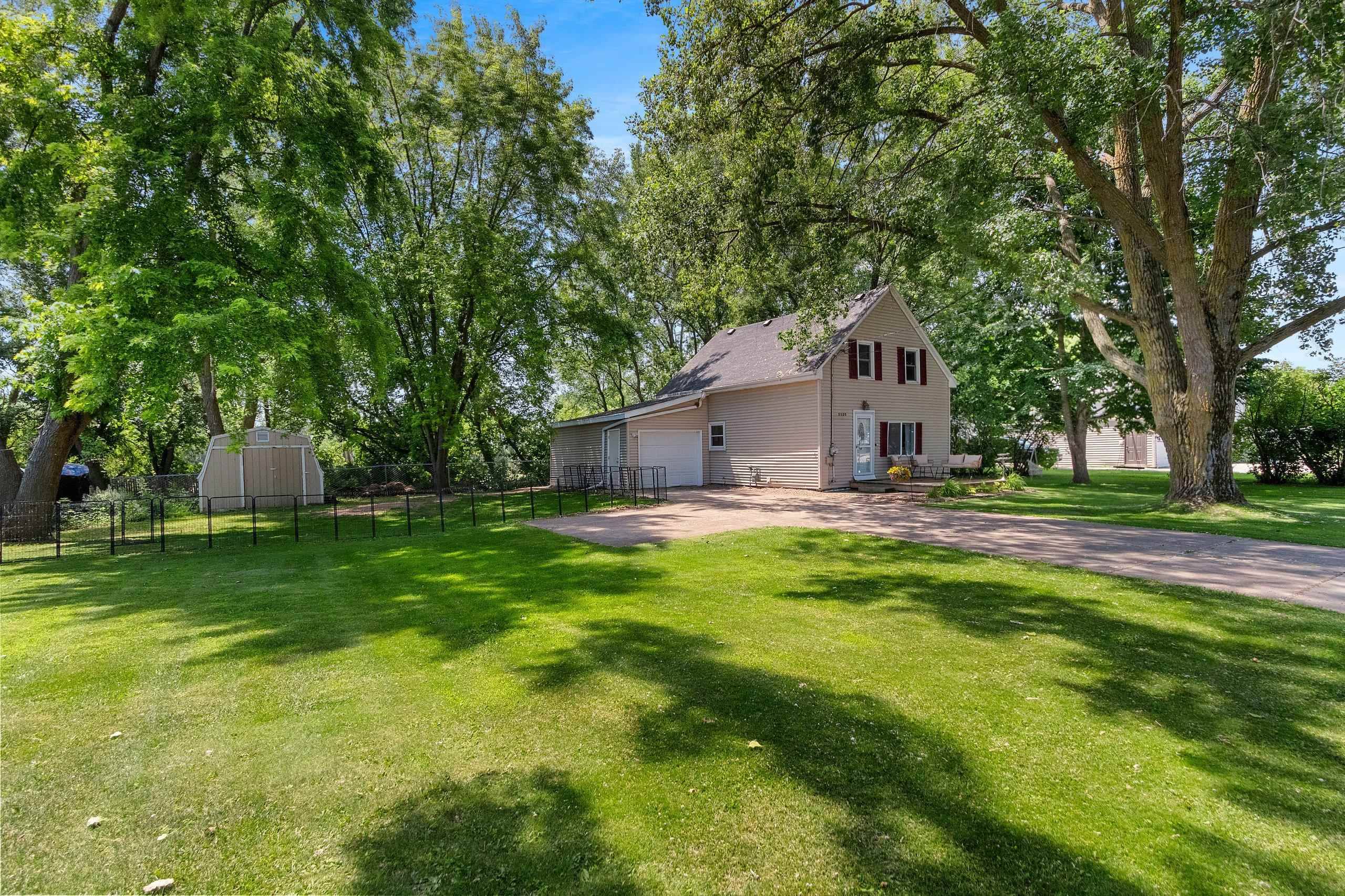 3320 IRIS CT, Green Bay, WI 54311-7639