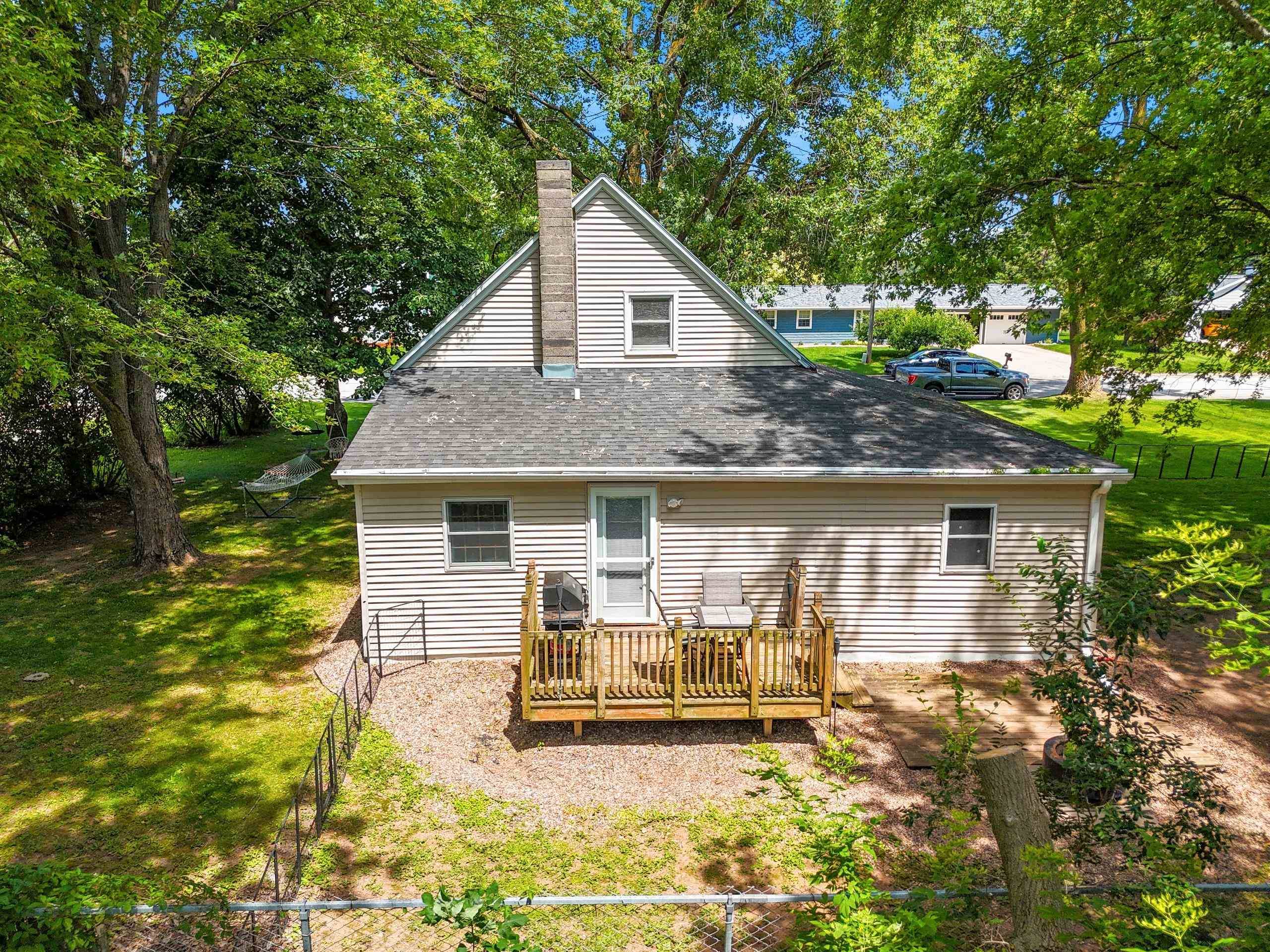 Green Bay, WI 54311-7639,3320 IRIS CT