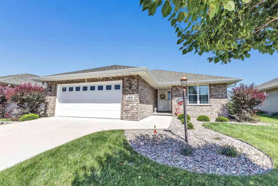 3826 SHORE CREST LN, Green Bay, WI 54311-4197