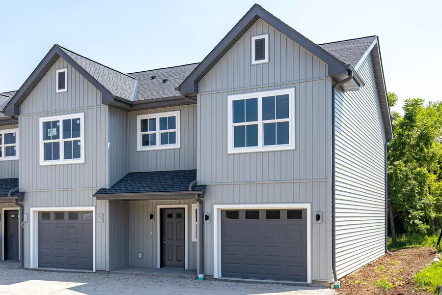 1084 W 20TH AVE, Oshkosh, WI 54902-6618