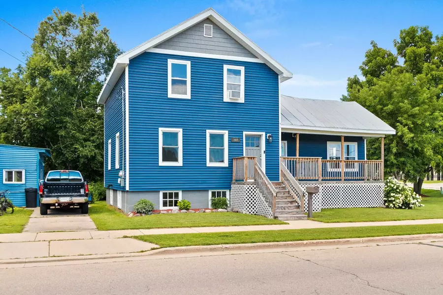 107 PARK AVE, Oconto, WI 54153