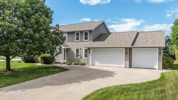 4303 N BULL RUSH DR, Appleton, WI 54913-9613