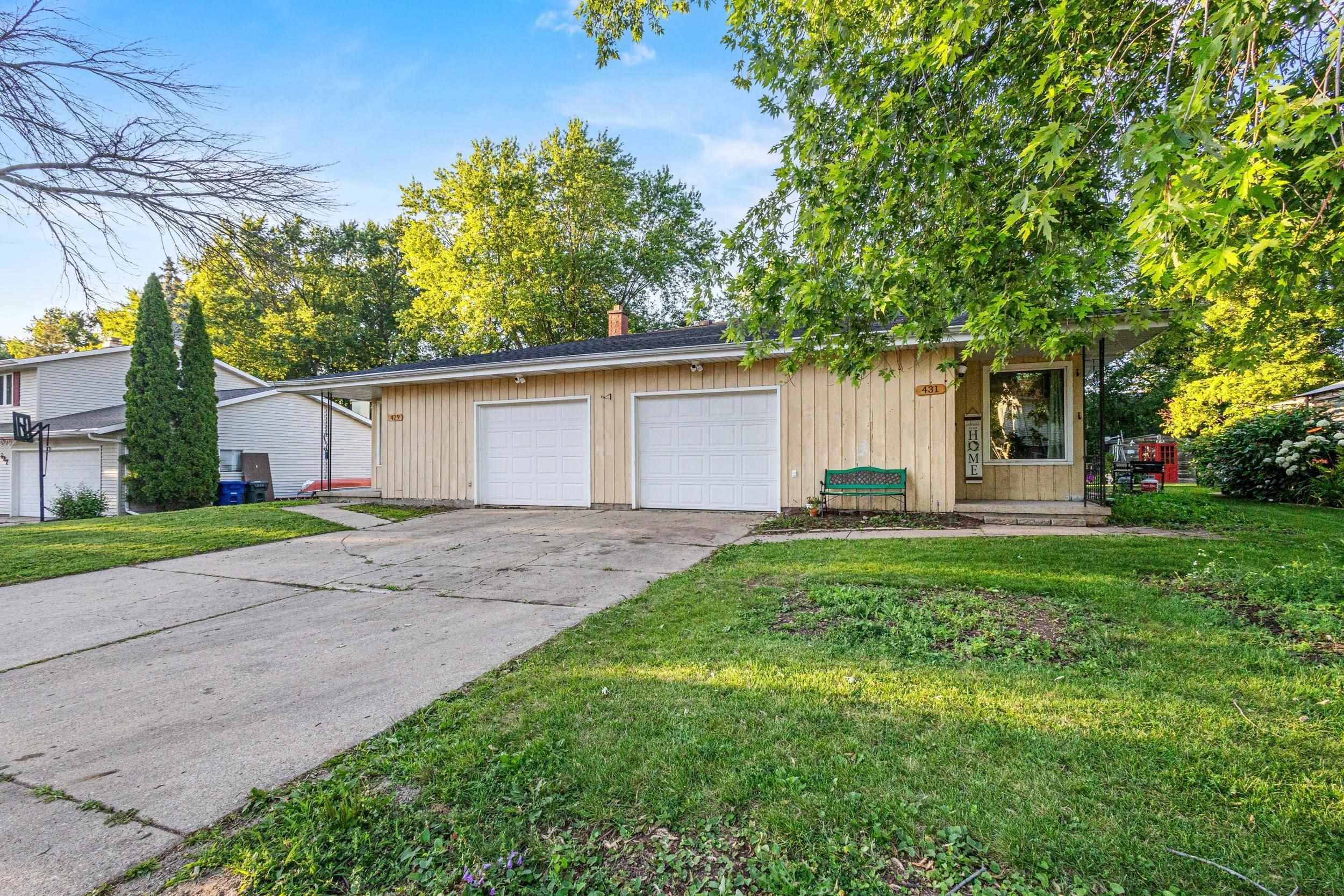 De Pere, WI 54115,429 S ST BERNARD DR