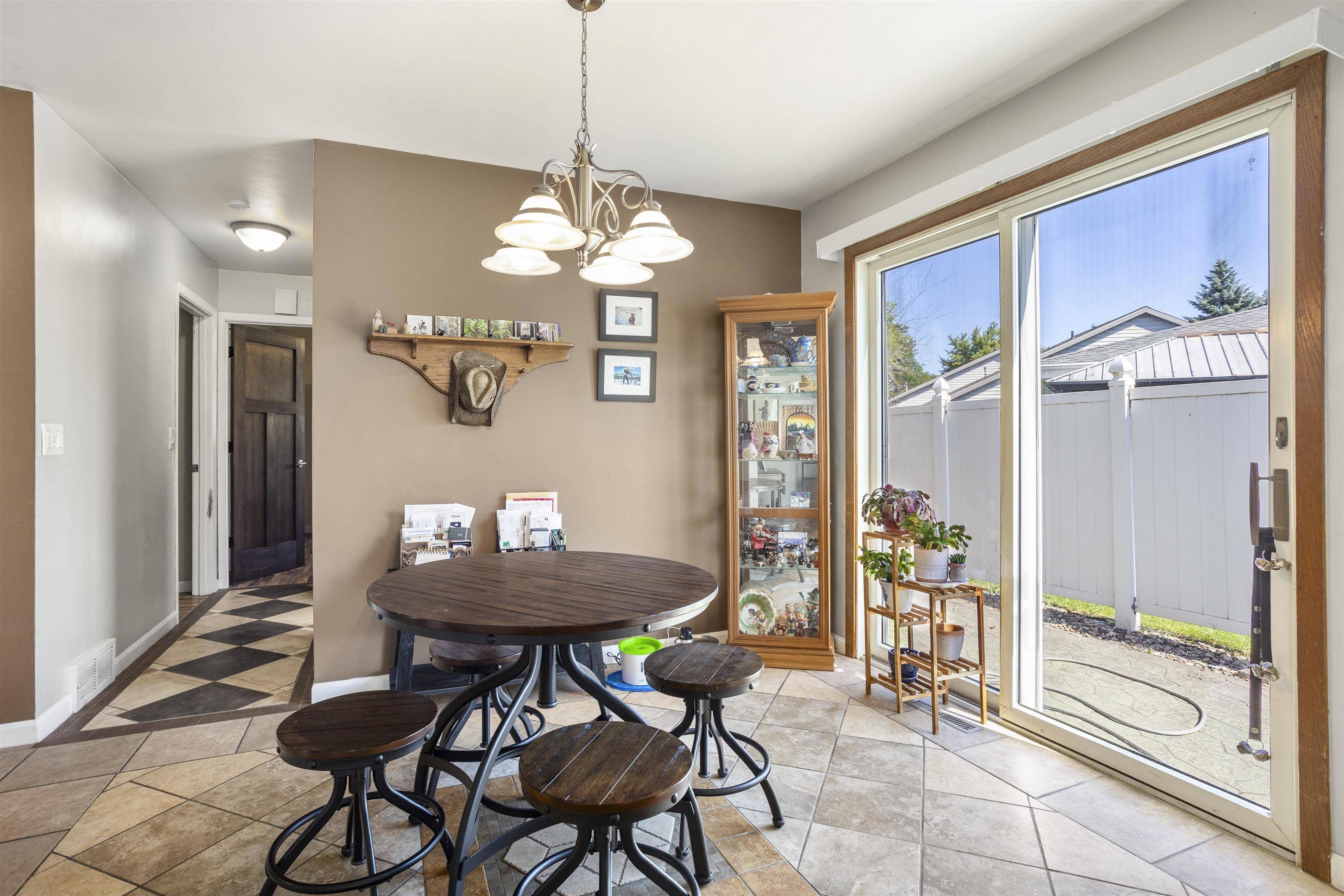 Appleton, WI 54915,2407 S SCHAEFER ST