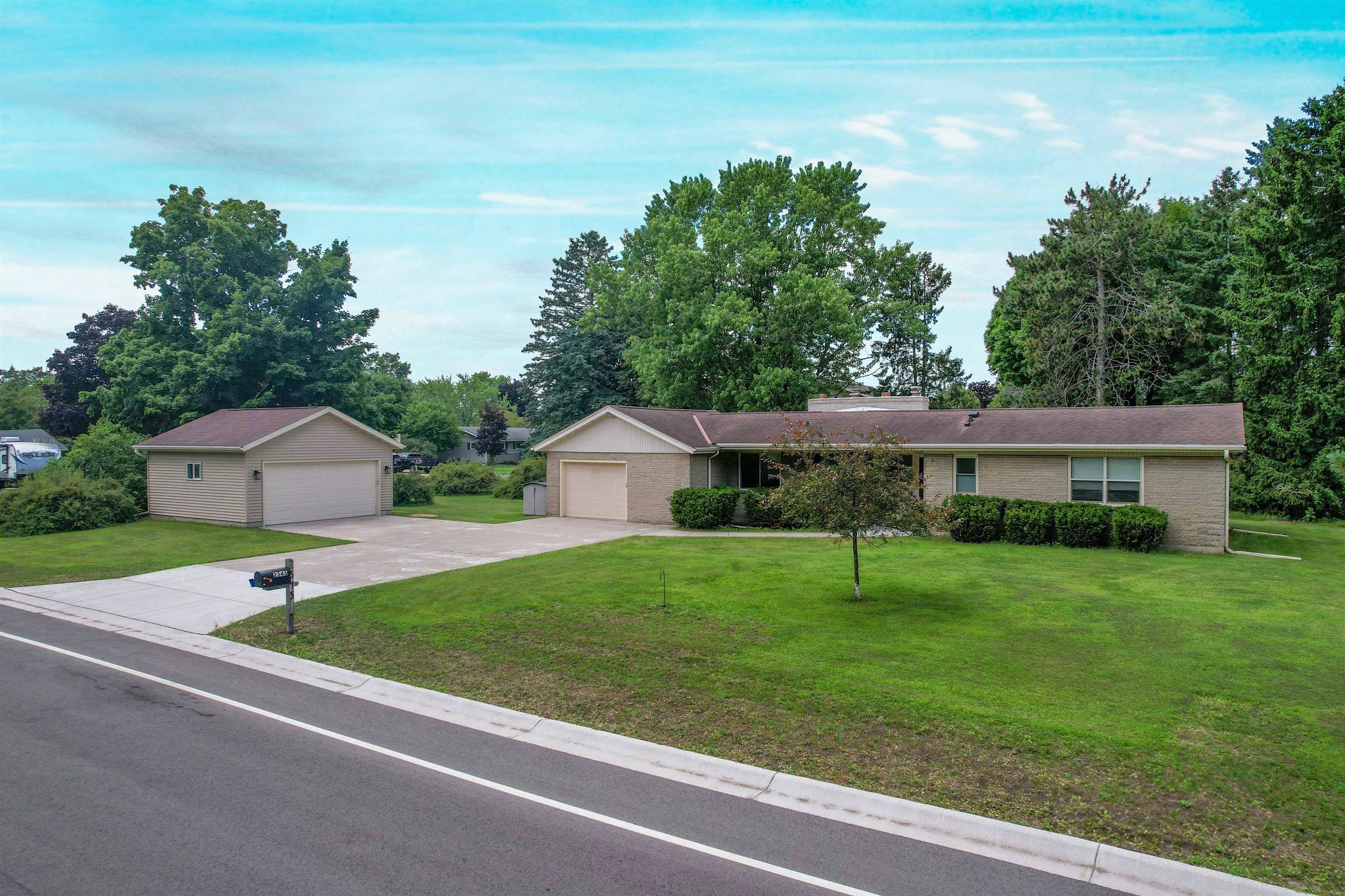 Marinette, WI 54143,2545 NA WA KA DR