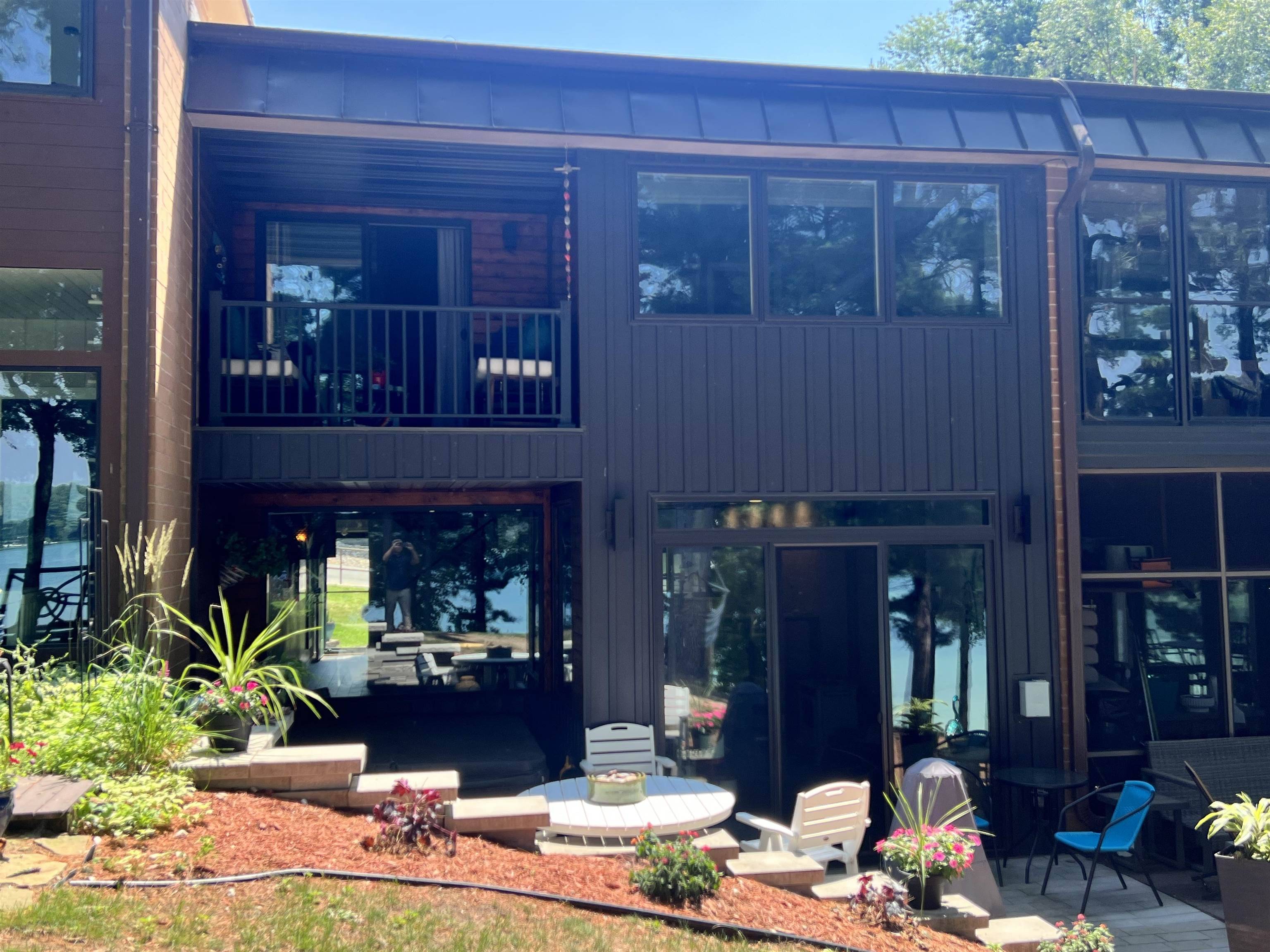 E1280 COUNTY ROAD Q, Waupaca, WI 54981