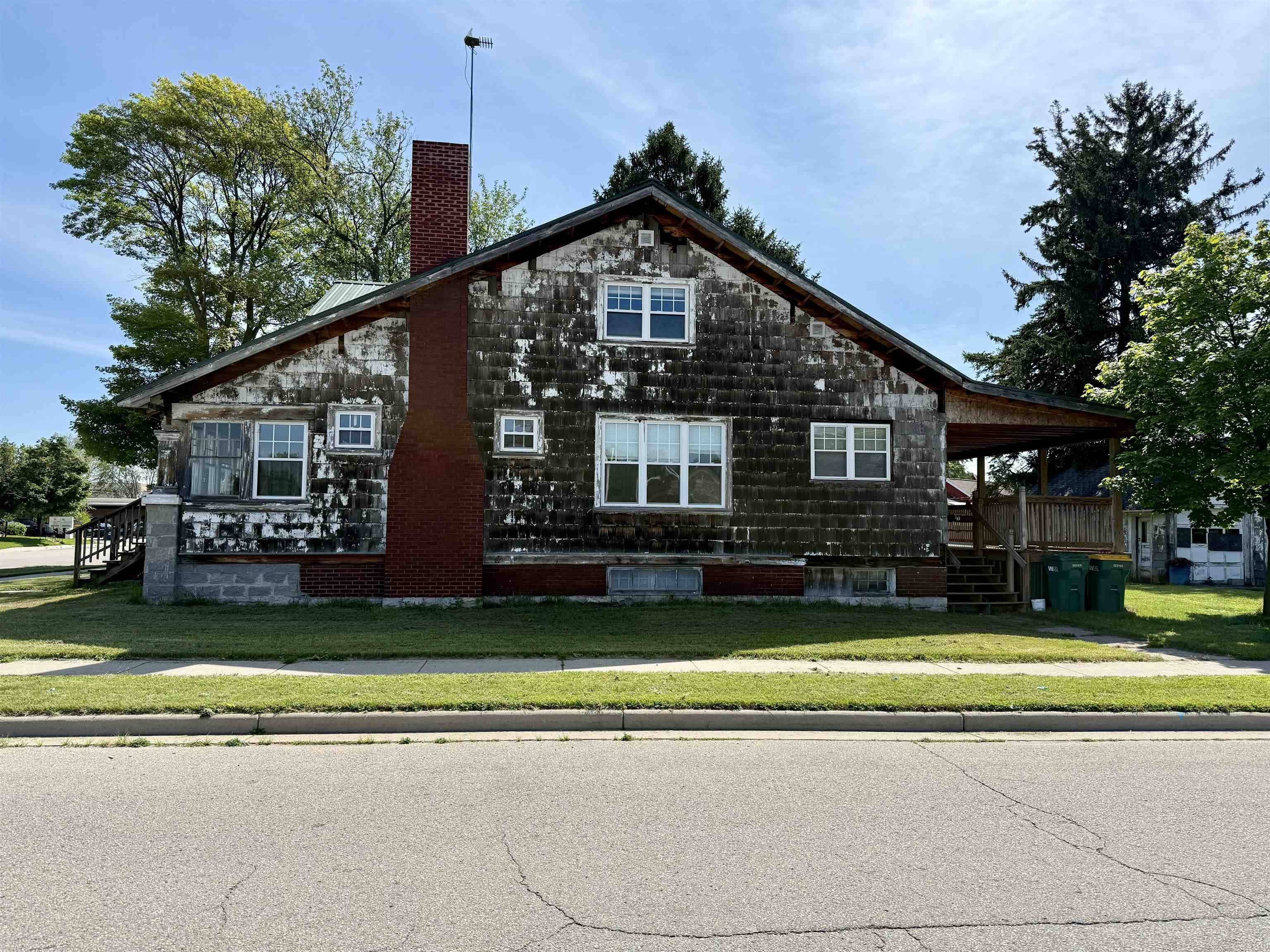 Marinette, WI 54143,2057 MAPLE AVE