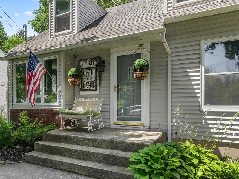 817 S 15TH AVE, Sturgeon Bay, WI 54235